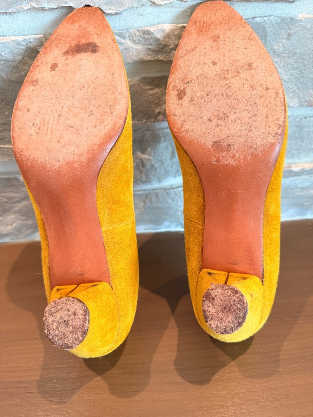 Vintage Suede Embellished Low Heel Pumps - Yellow - Picture 5 of 10
